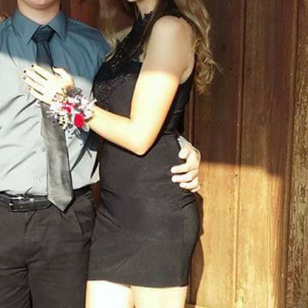 Homecoming dress - Picture 3 of 3